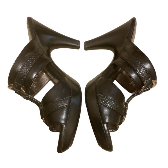 SOFFT SLIP ON BLACK SANDALS/ STRAPPY WITH GOLD HOOP DETAILS/ 4” HEEL/Size 6M - Picture 6 of 12